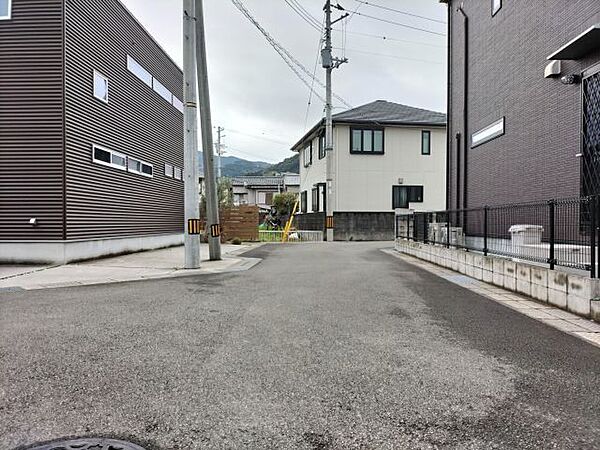 西側道路 北から南方向