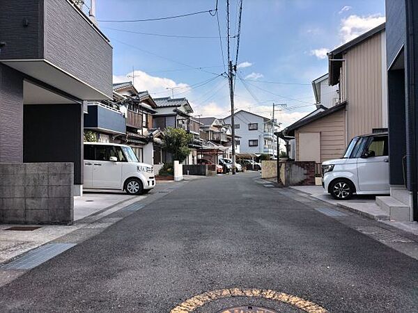 北側道路 西から東方向