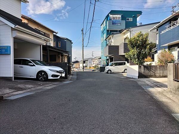 北側道路 東から西方向
