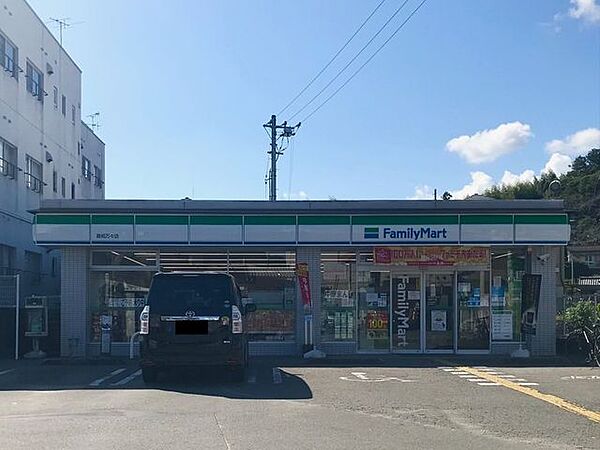 ファミリーマート高知万々店 1800m