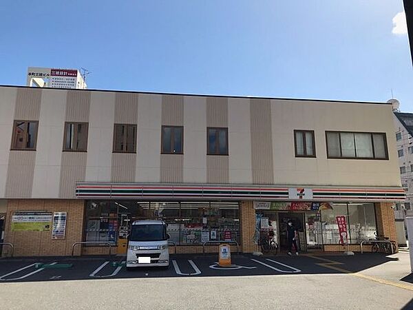 セブン-イレブン 高知本町1丁目店 セブンイレブン高知本町1丁目店 55m