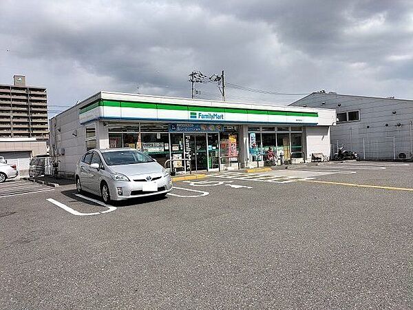 ファミリーマート 高知仲田町店 350m