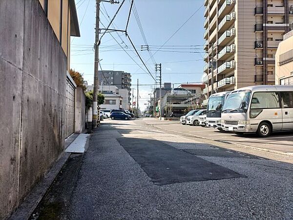 南側道路 東から西方向
