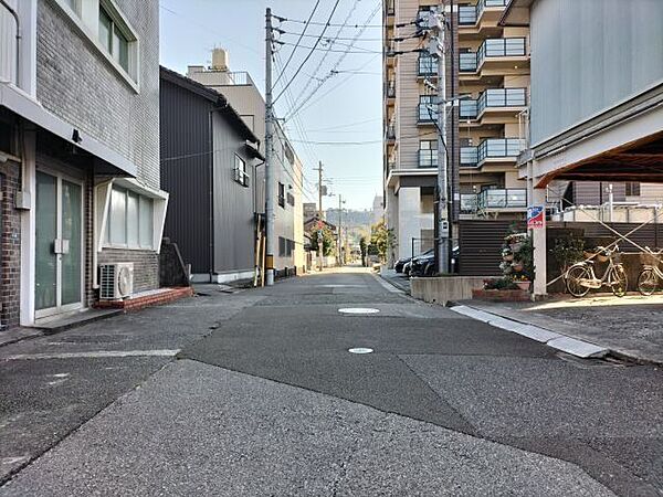 東側道路 北から南方向