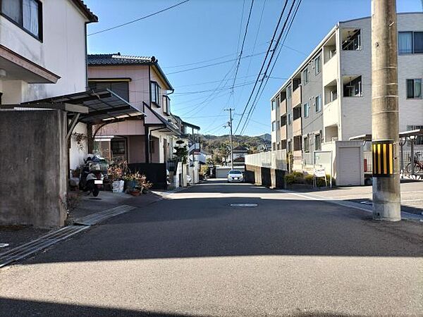 北側道路 東から西方向