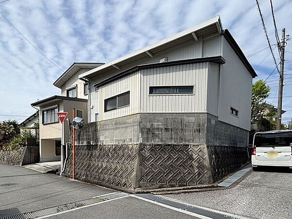 ★一宮小学校★住居部分と倉庫部分のある広い中古戸建です♪