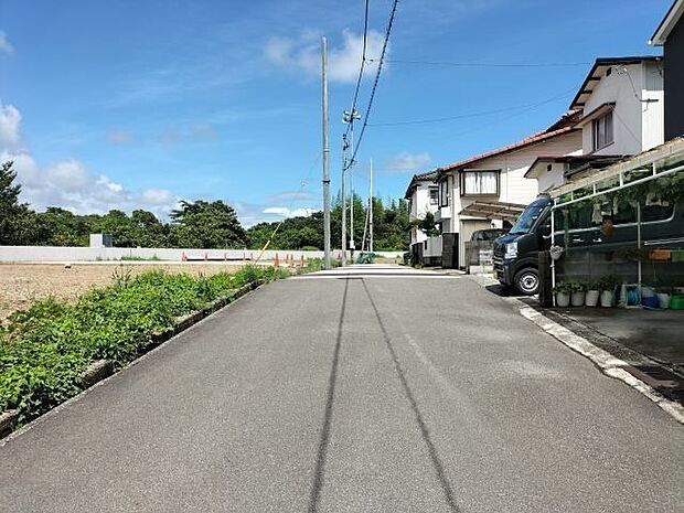 ★横浜小学校★南側道路 西から東方向