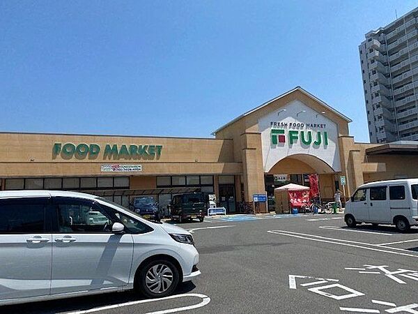 フジ桜井店 500m