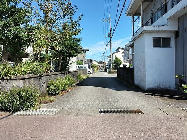 南側道路 西から東方向