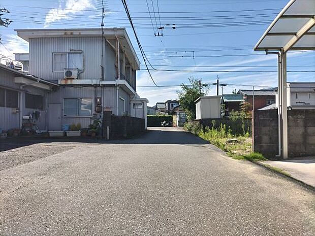 南側道路 東から西方向
