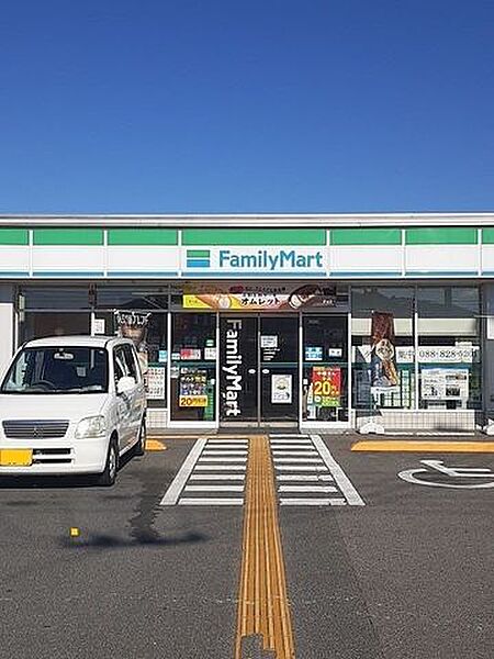 ファミリーマート土佐高岡店 290m