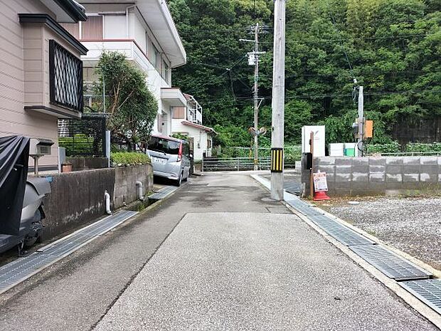 ★横浜小学校★南側道路 東から西方向