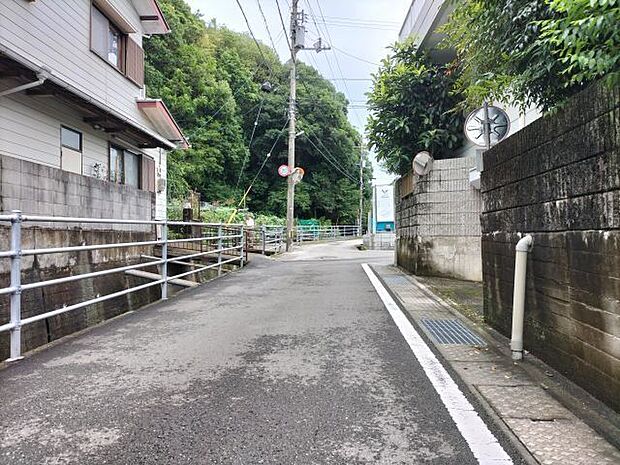 ★横浜小学校★西側道路 南から北方向