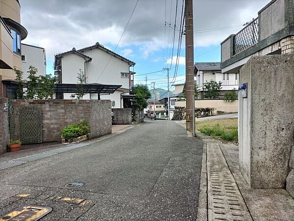 ★横内小学校★東側道路 北から南方向