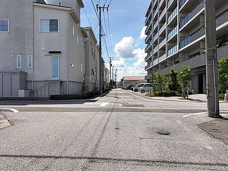 ★昭和小学校★南側道路 東から西方向