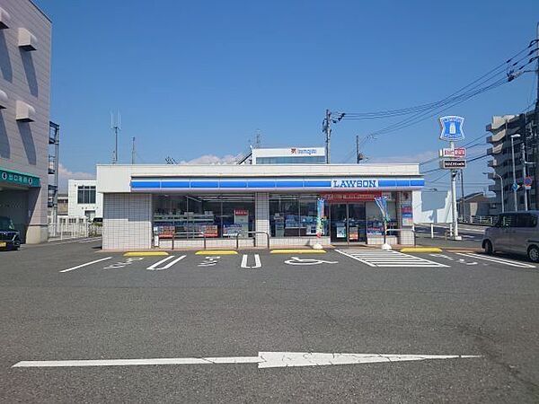 ローソン 高知市南久保店 260m