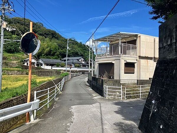 南側道路　東から西方向
