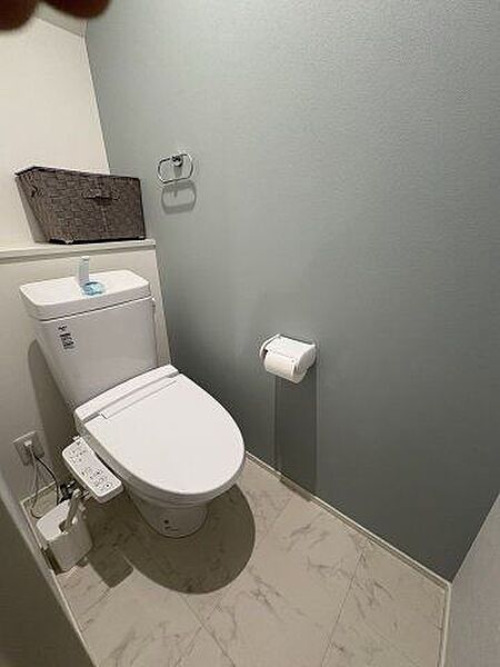 1階のトイレです。2階にもトイレがございます！