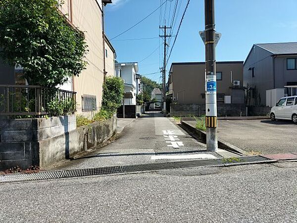 ★旭東小学校★東側道路 北から南方向