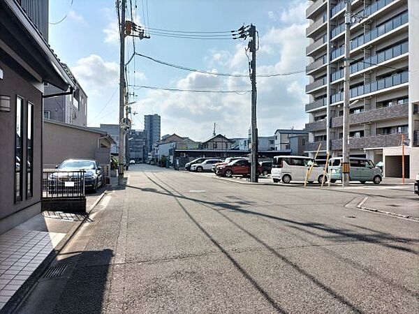 南側道路 東から西方向