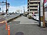 外観：前面道路含む現地写真