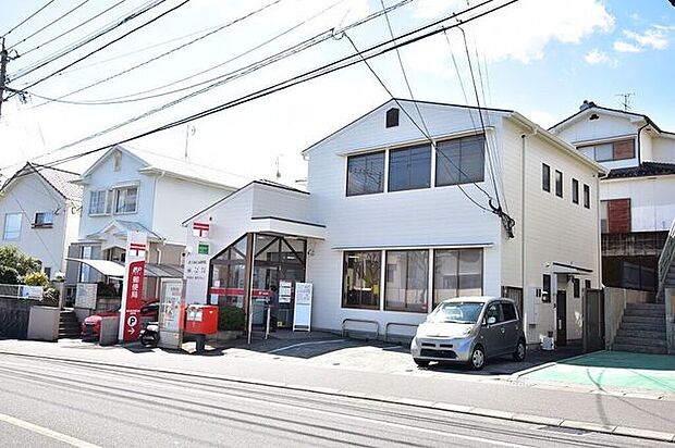 西郷団地郵便局【鹿児島西郷団地郵便局】鹿児島市西陵6丁目にある郵便局です駐車場あり 390m