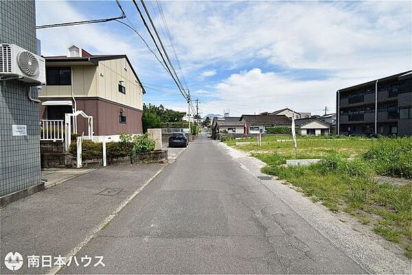 【前面道路】北東向きの前面道路は約4ｍです！