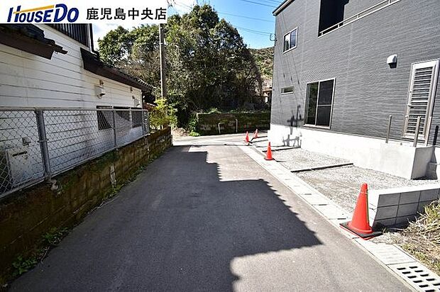 私道は持分あり、道路幅約4.4mです!