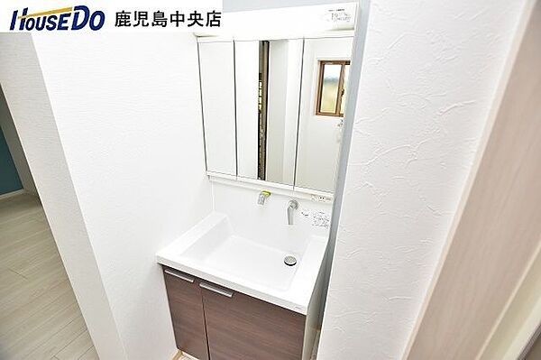 【洗面台】令和4年8月室内リフォーム済み！・洗面台新調・洗面所クロス、床張替え