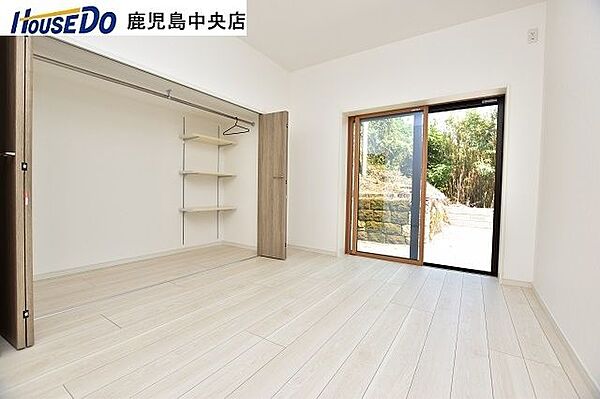 【洋室】令和4年8月室内リフォーム済み！・クロス、床張替え・建具新調