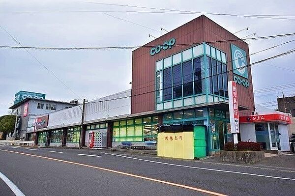 コープかごしま田上店【コープかごしま田上店】鹿児島市広木1丁目にあるスーパーです。営業時間 : 9:30-21:30駐車場 : 88台 (内2台は優先駐車場)100円ショップ　ザ・ 700m