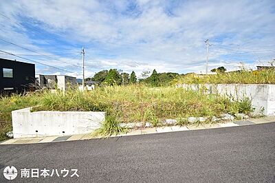 外観:南向き道路【敷地面積117.60m2(35.57坪)】建築条件付き! 外観:南向き道路【敷地面積117.60m2(35.57坪)】建築条件付き!