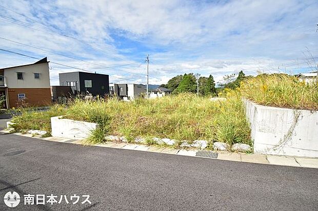 南向き道路【敷地面積117.60m2(35.57坪)】建築条件付き！