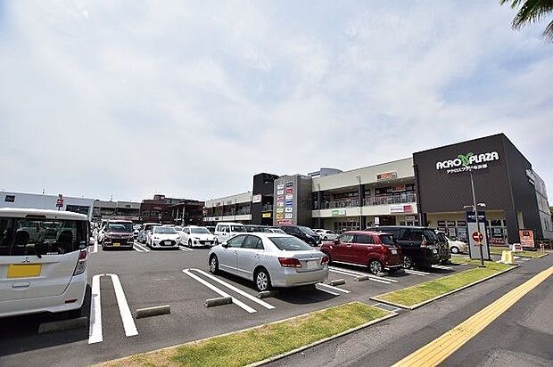 アクロスプラザ与次郎【アクロスプラザ与次郎】鹿児島市与次郎1丁目にあるショッピングセンターです。2017年4月オープン営業時間は各店舗により異なる 250m