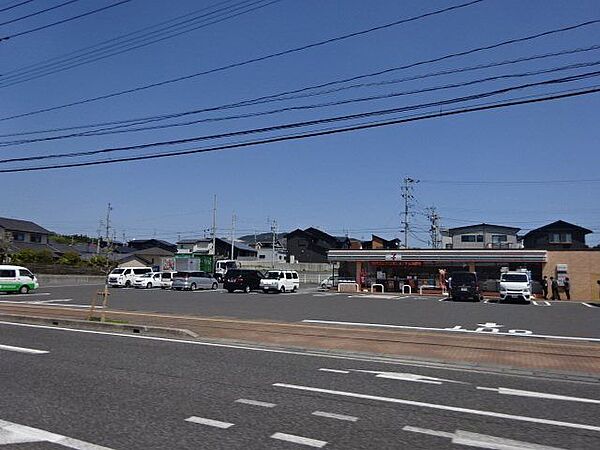 セブンイレブン鹿児島川上町店【セブンイレブン鹿児島川上町店】鹿児島市川上町にあるコンビニです。サービス・設備　ATM、マルチコピー機、お会計セルフレジ、店舗留置サービス、セブンミール、たば 1510m