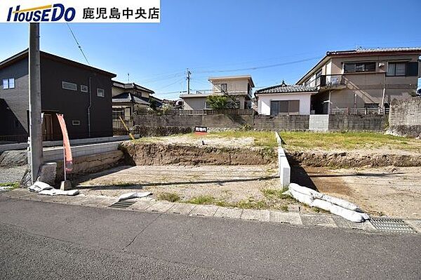北東向き道路【敷地面積139.69m2(42.25坪)】建築条件なし！即日現地のご案内致します♪