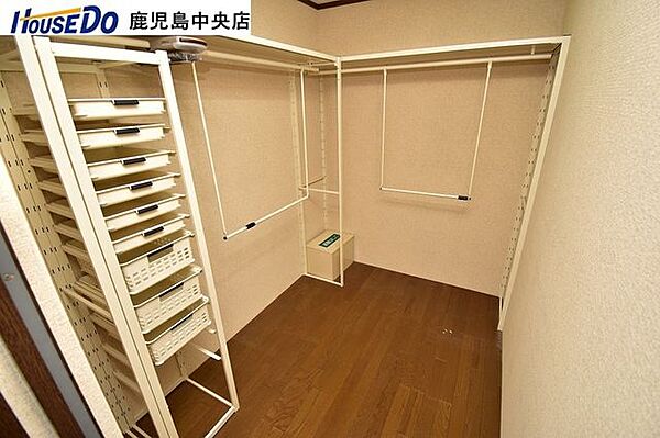 【納戸】洋室に備えられた納戸です！