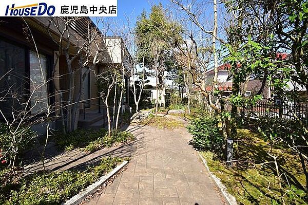 【庭】造り込まれた庭付きのお家です！