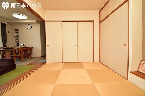 【和室】6帖の和室があります♪リビングに面しており、襖を開ければ広々とした空間になります！