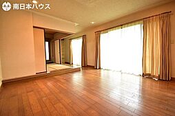 大明丘3丁目　中古戸建 6DKのリビング/ダイニング