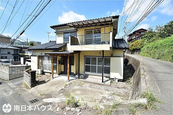 北東角地【敷地面積122.80m2(37.14坪)】駐車1台分！
