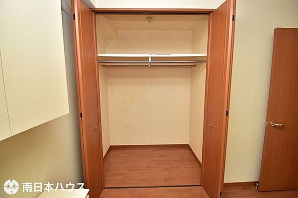 【洋室収納】各居室にクローゼットを完備！