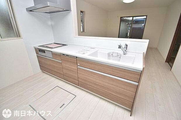 【キッチン】IHクッキングヒーター、食器洗浄乾燥機、浄水機能付き水栓を備えたキッチンです♪