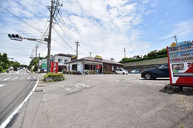 ラーメンさつま仏跳麺坂元店【ラーメンさつま仏跳麺坂元店】鹿児島市東坂元2丁目にあるラーメン店です 510m