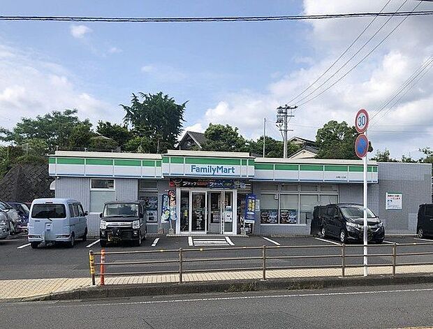 ファミリーマート 大明ヶ丘店ファミリーマート 大明ヶ丘店飲食品、日用品を取扱うコンビニエンスストアー 1070m