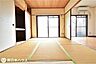 和室：【和室】6帖の和室です！東南向きのバルコニーに面したお部屋です！