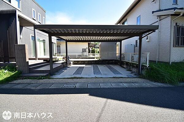 【駐車場】駐車2台分のカーポート付き！