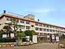 周辺：吉野東小学校【鹿児島市立吉野東小学校】は、吉野町に位置する1981年創立の小学校です。令和3年度の生徒数は1161人で、48クラスあります。校訓は「かしこく　なかよく　たくましく」です。 2480m