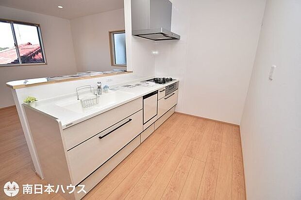 【キッチン】都市ガス仕様コンロ、食器洗浄乾燥機付きのシステムキッチンです♪
