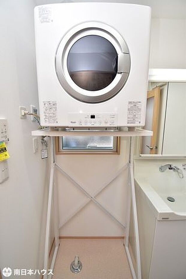 【衣類乾燥機】ガス乾燥機付きで梅雨の時期でも気にせずお洗濯できます♪